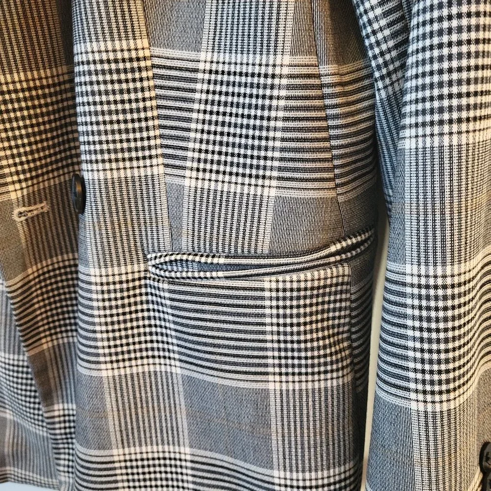 H & M - Picture 9 of 15